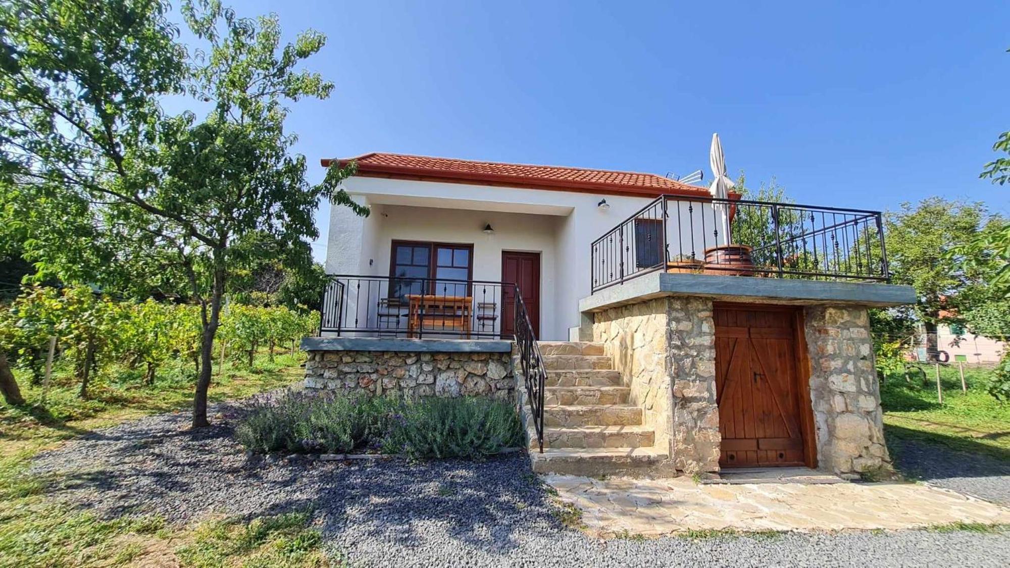 Jera Pince Es Vendeghaz Villa Somlovasarhely ภายนอก รูปภาพ